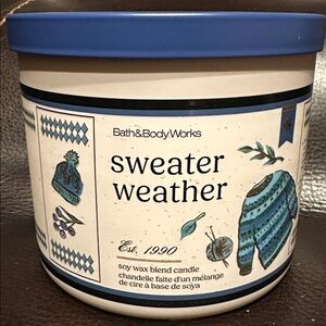 NWT Bath & Body Works Sweater Weather Candle with Blue Lid